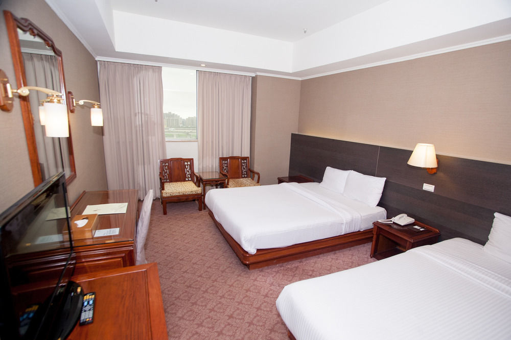Highness Hotel Guishan Exterior foto
