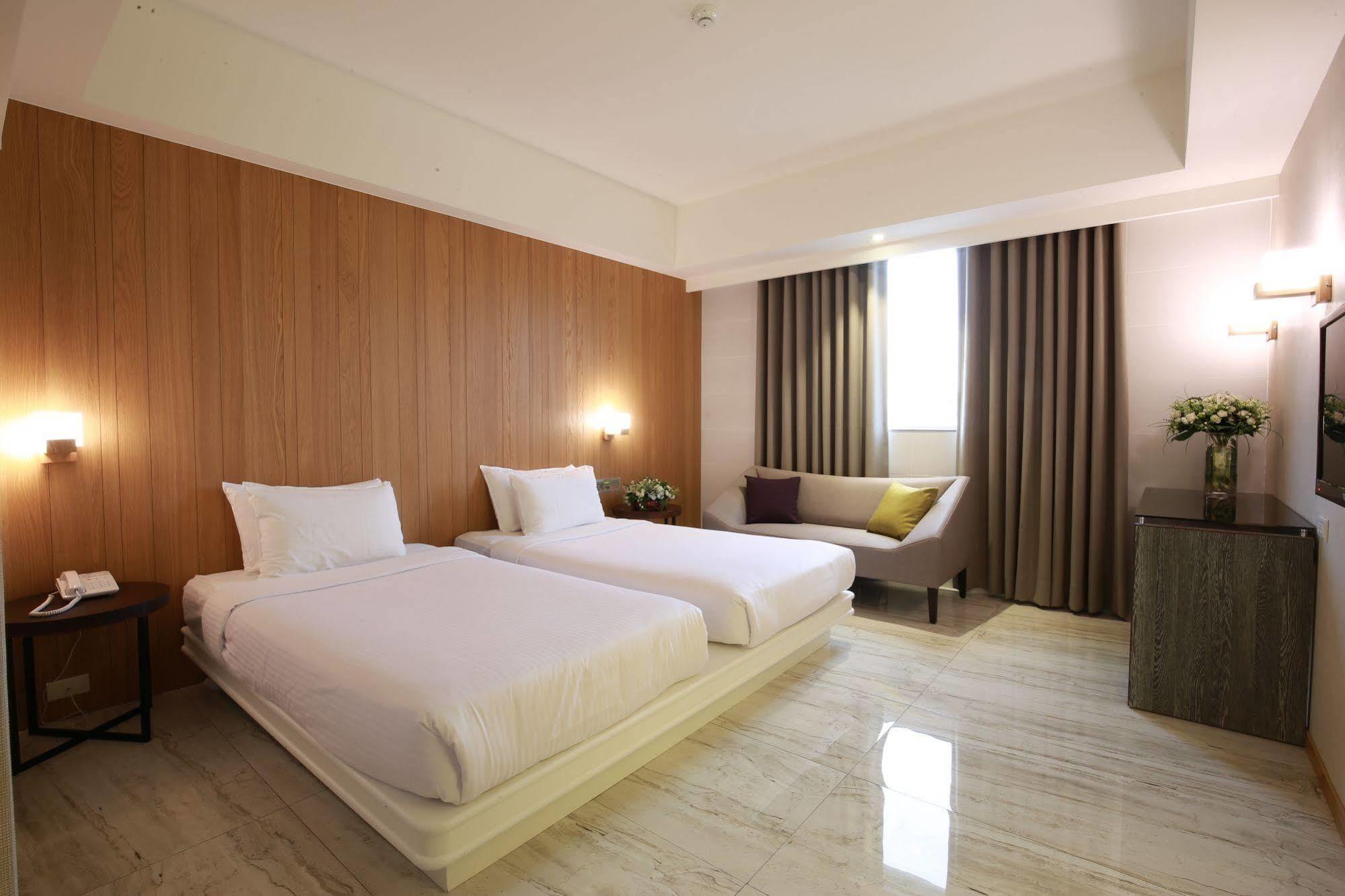 Highness Hotel Guishan Exterior foto