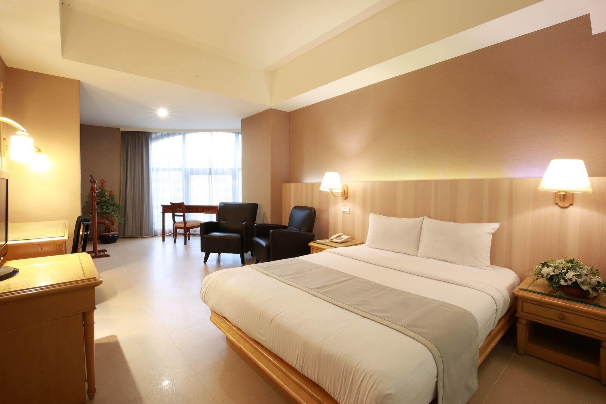 Highness Hotel Guishan Exterior foto