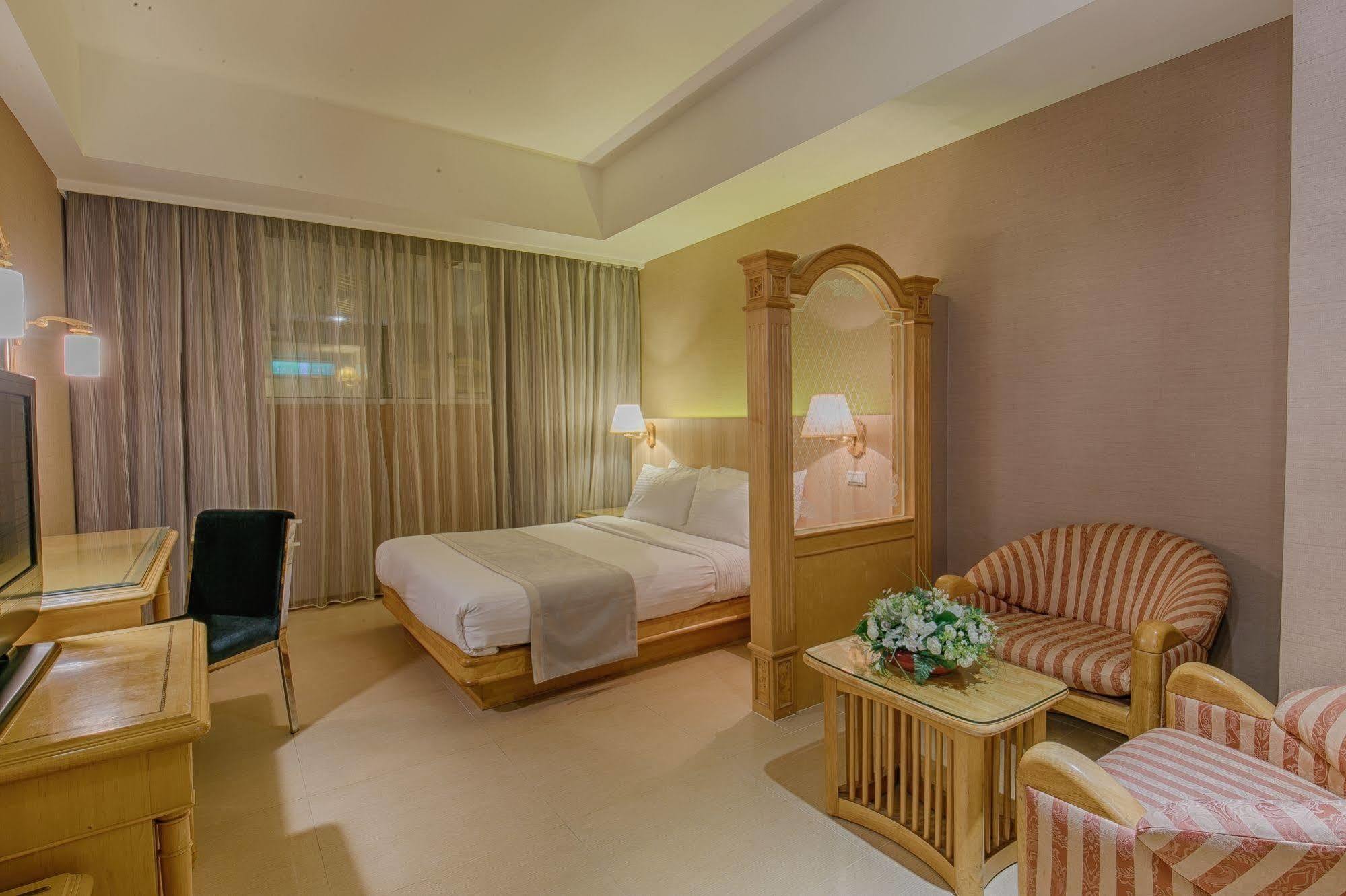 Highness Hotel Guishan Exterior foto