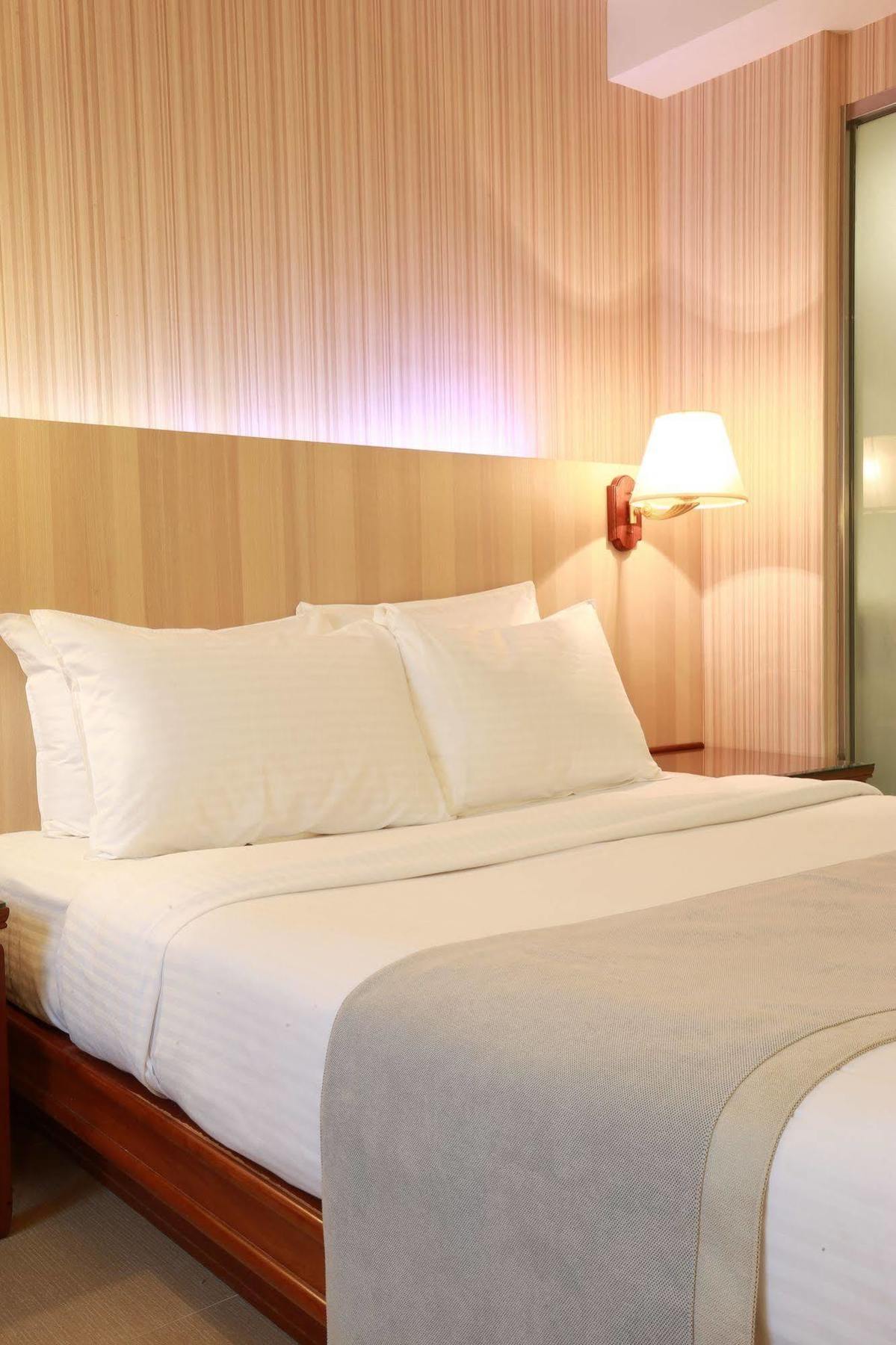 Highness Hotel Guishan Exterior foto