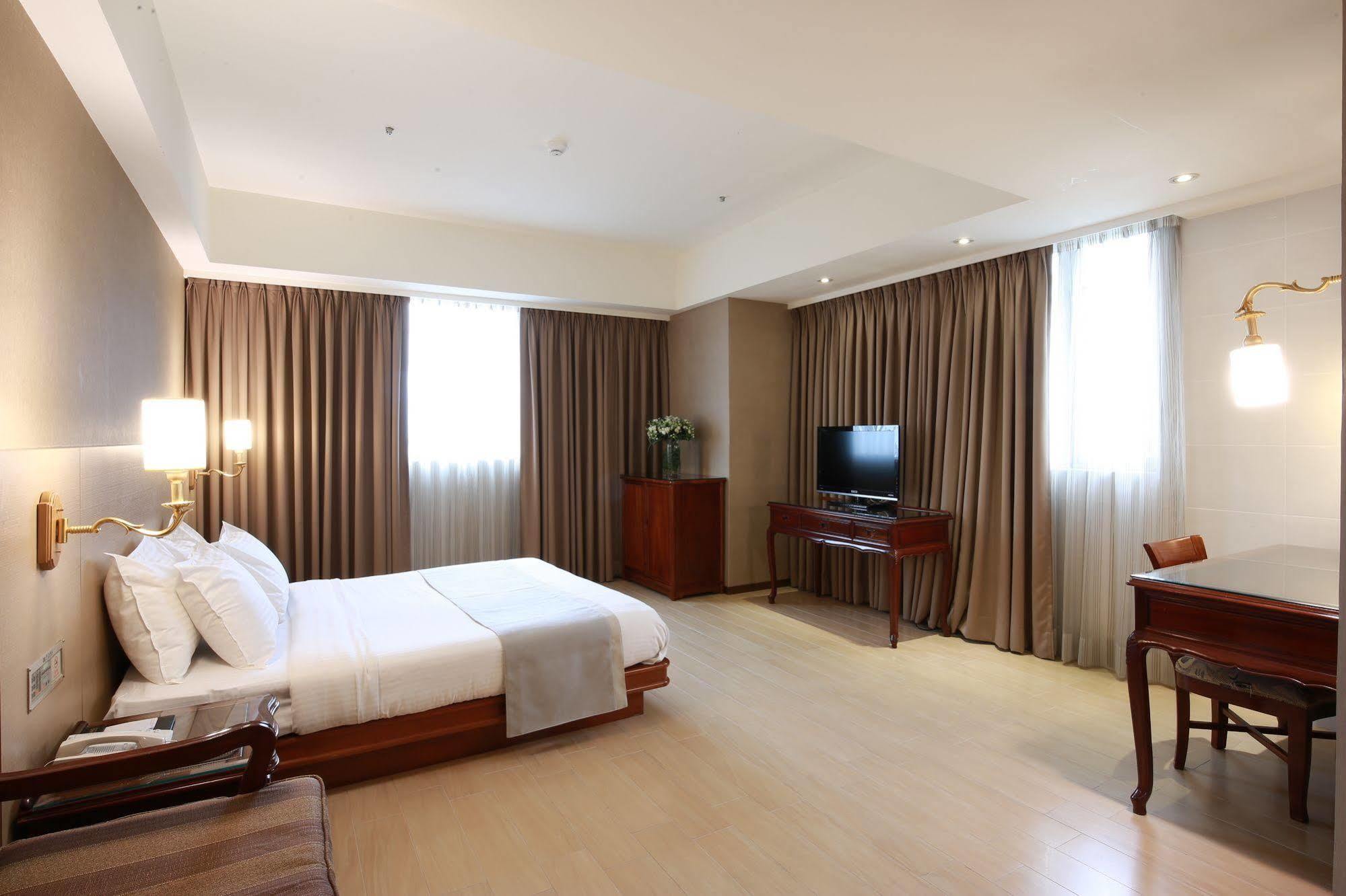 Highness Hotel Guishan Exterior foto